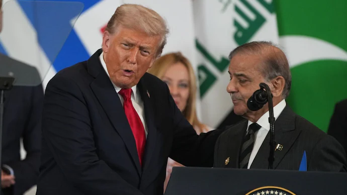 Trump Praises PM Shehbaz, Names Asim Munir “Favourite Field Marshal”