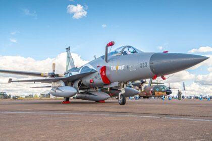 “Pakistan Air Force JF-17 Thunder and Super Mushshak aircraft preparing for Dubai Airshow 2025 participation”