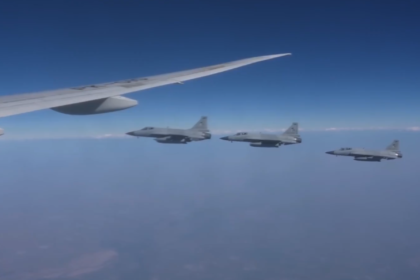 6x JF-17C Thunder Block-III fighter jets of the Pakistan Air Force present an aerial salute & escorted the presidential aircraft of the President of Indonesia Prabowo Subianto